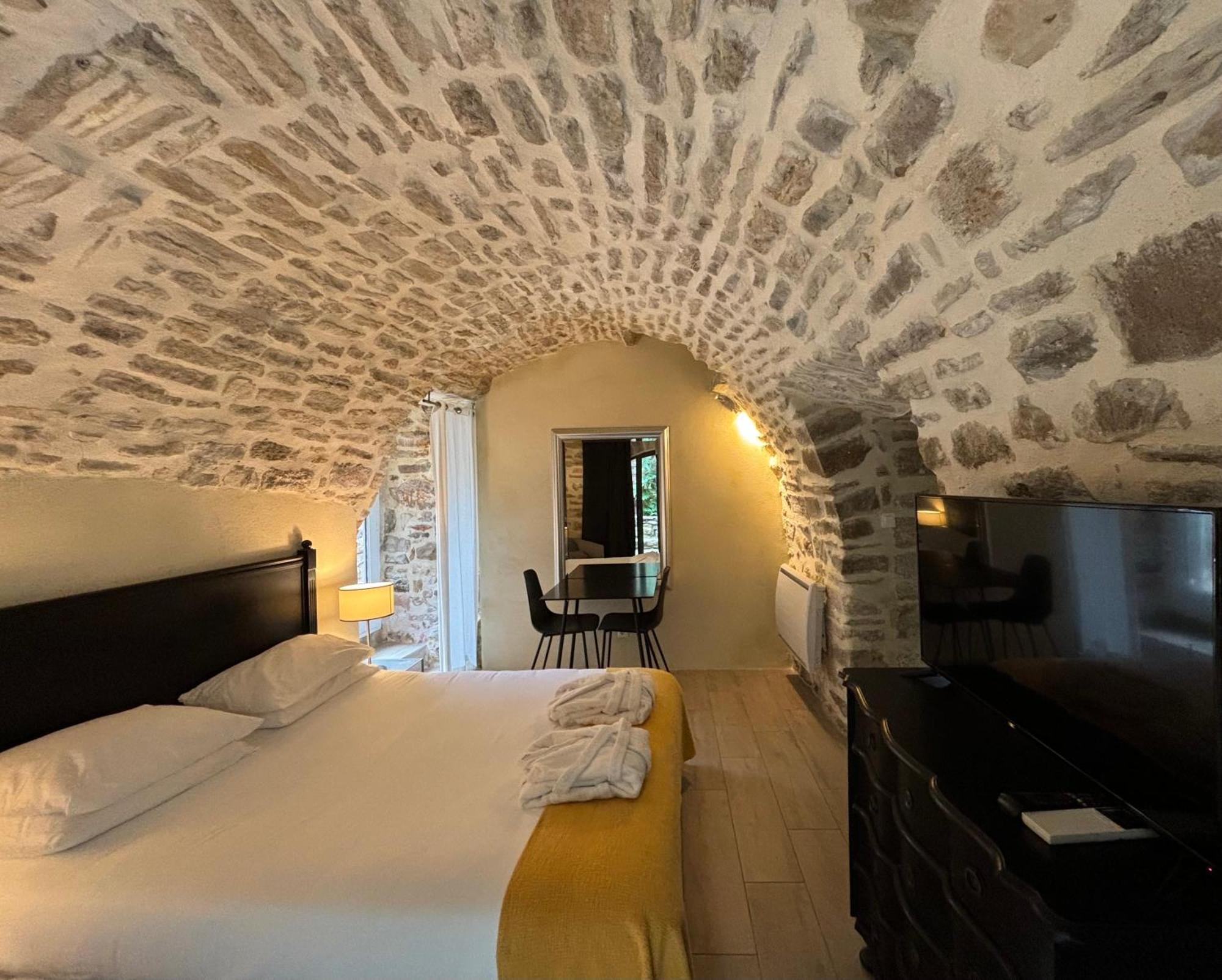 La Maison Des Vendangeurs: Jacuzzi Spa & Seasonal Pool Retreat Martignargues Exterior photo
